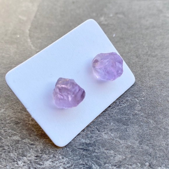 Light Amethyst Crystal Stud Earrings - Picture 4 of 10